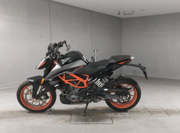 Мотоцикл KTM 390 DUKE с пробегом 14244 km