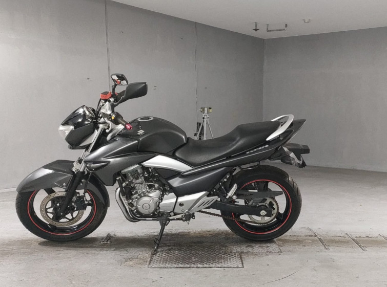 Мотоцикл Suzuki GSR250 с пробегом 3383 km