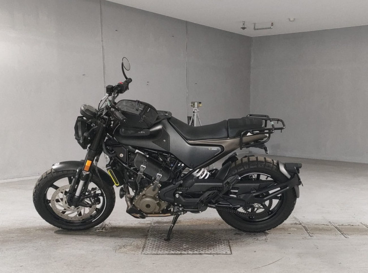 Мотоцикл Husqvarna SVARTPILEN 250 з пробігом 8798 km