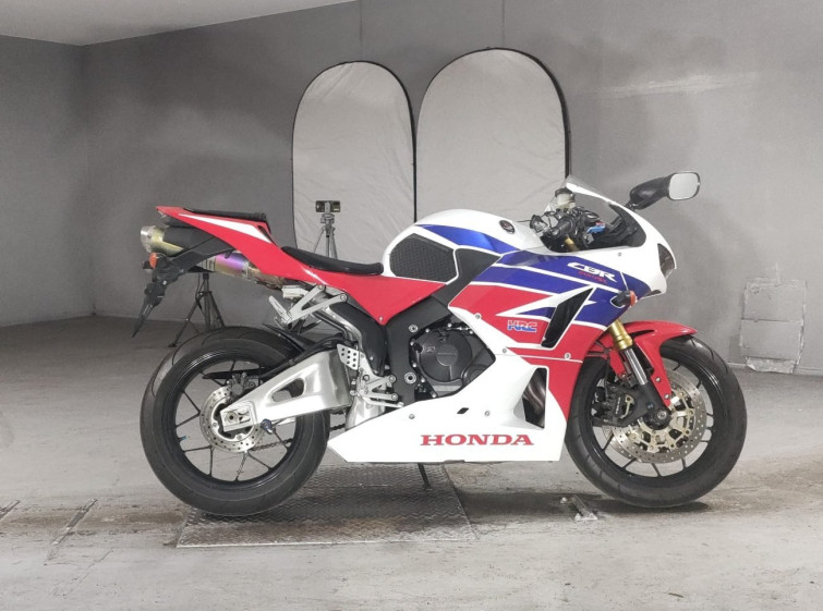 Мотоцикл Honda CBR600RR с пробегом 8569 km