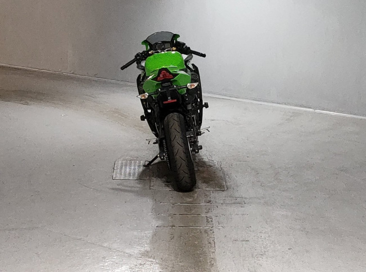 Мотоцикл Kawasaki NINJA ZX-25R KRT с пробегом 4077 km