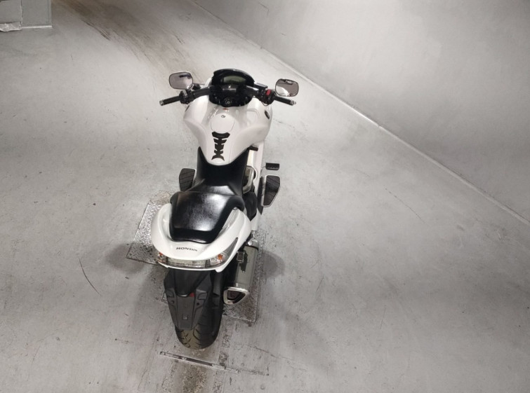 Мотоцикл Honda DN-01 с пробегом 43645 km