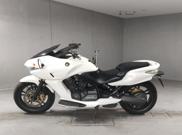 Мотоцикл Honda DN-01 с пробегом 43645 km