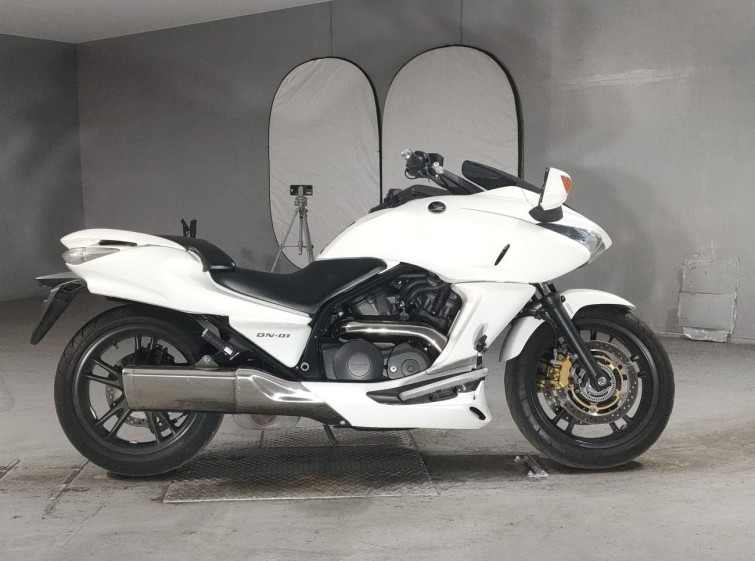 Мотоцикл Honda DN-01 с пробегом 43645 km