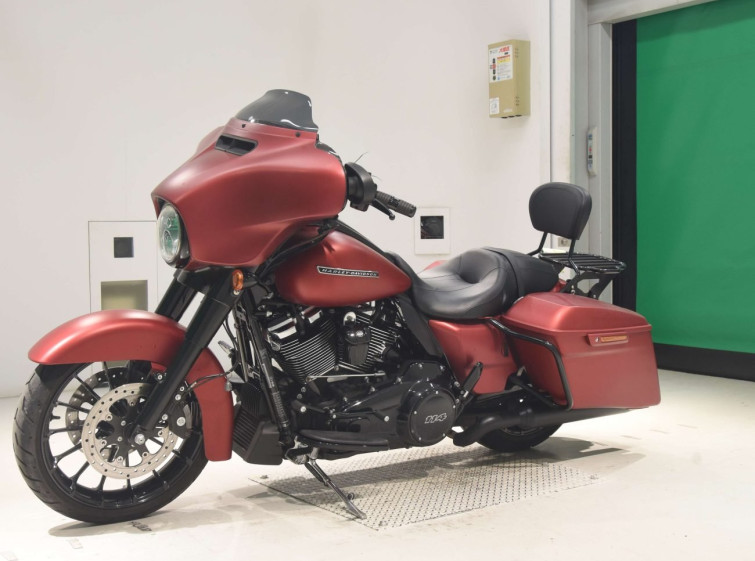 Мотоцикл HD STREET GLIDE FLHXS1870 с пробегом 8804 km