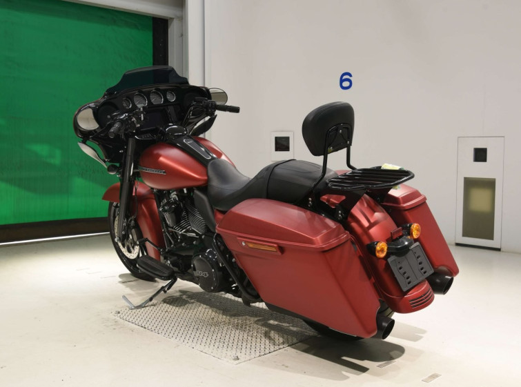 Мотоцикл HD STREET GLIDE FLHXS1870 с пробегом 8804 km