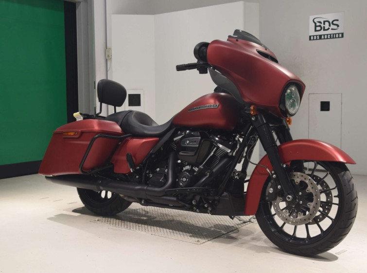 Мотоцикл HD STREET GLIDE FLHXS1870 с пробегом 8804 km