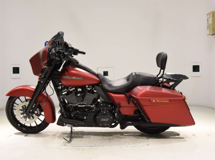 Мотоцикл HD STREET GLIDE FLHXS1870 с пробегом 8804 km