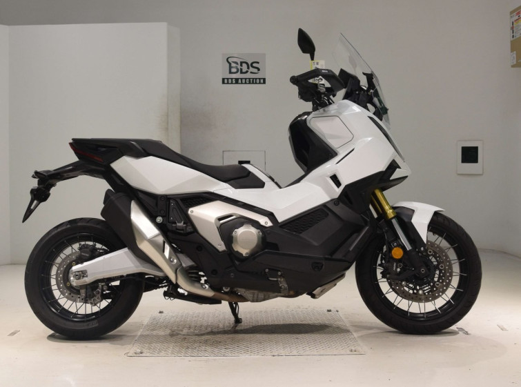 Мотоцикл Honda X-ADV750 з пробігом 11485 km