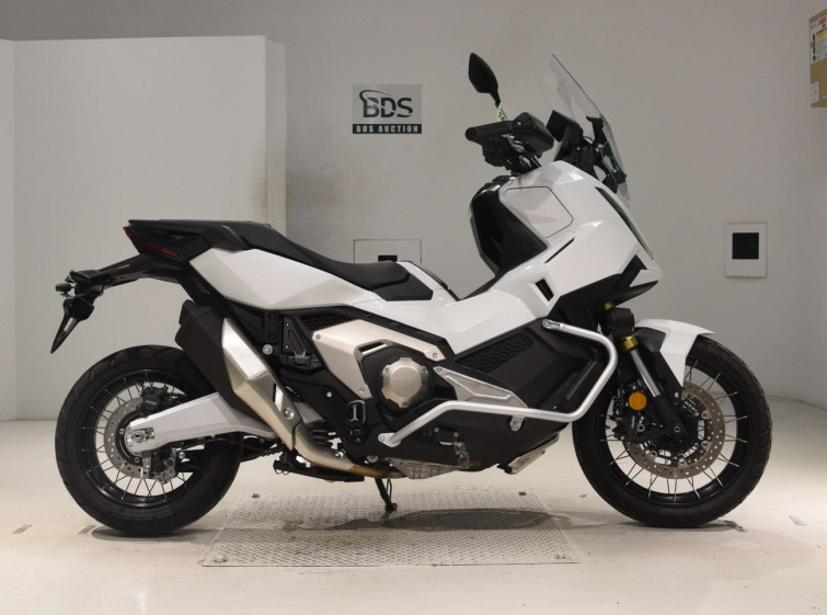 Мотоцикл Honda X-ADV750 с пробегом 3440 km