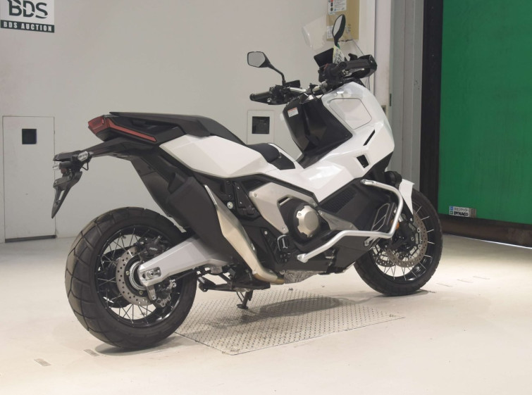 Мотоцикл Honda X-ADV750 с пробегом 3440 km