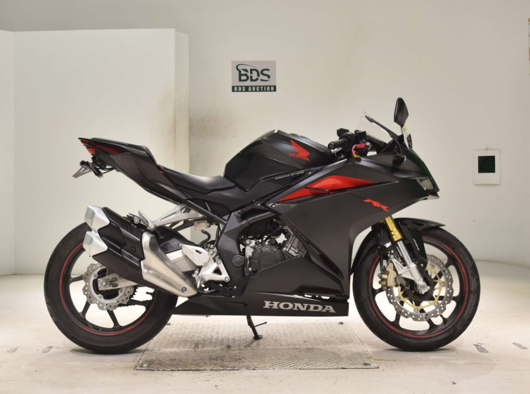 Мотоцикл Honda CBR250RR с пробегом 2155 km