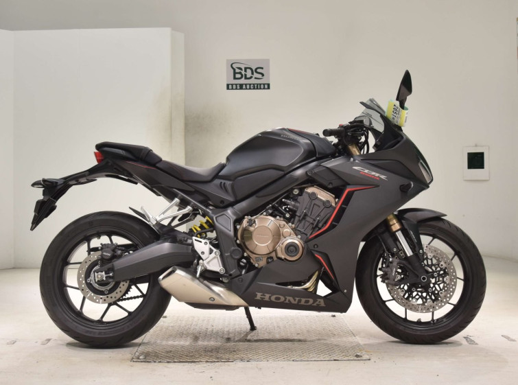 Мотоцикл Honda CBR650R з пробігом 7348 km