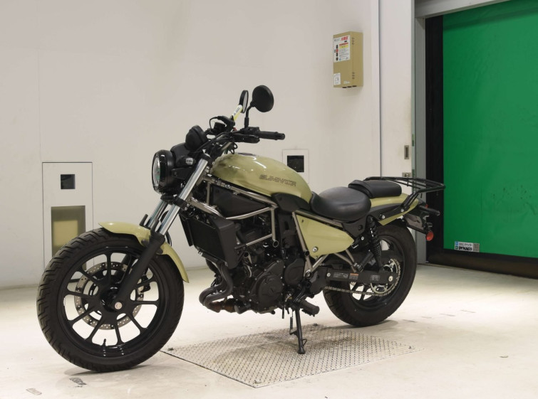 Мотоцикл Kawasaki W400 с пробегом 3590 km