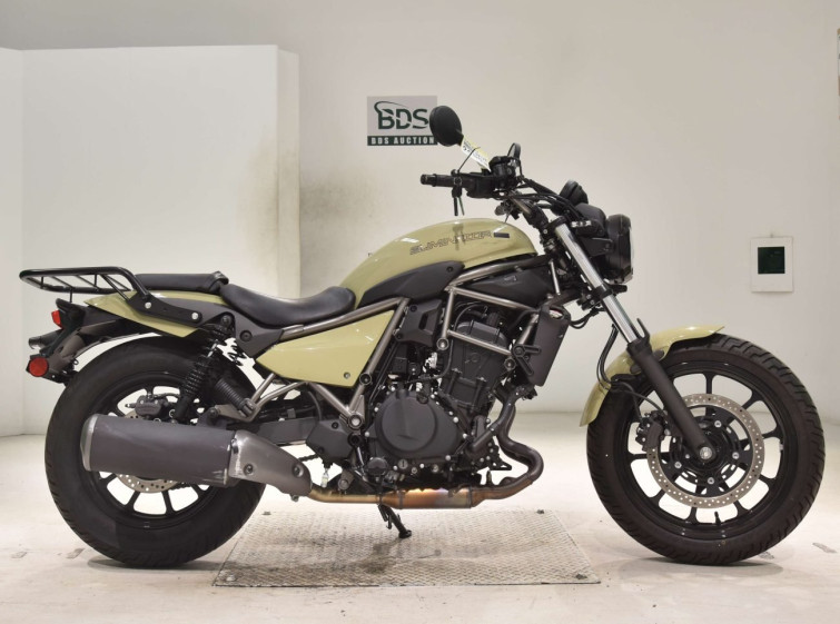 Мотоцикл Kawasaki W400 с пробегом 3590 km