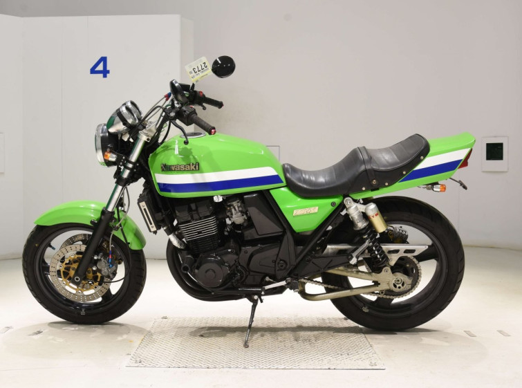 Мотоцикл Kawasaki ZRX400 с пробегом 1136 km
