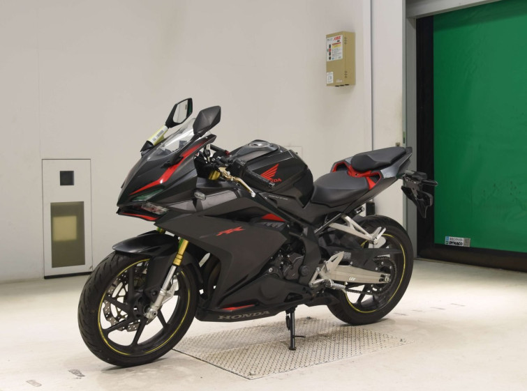 Мотоцикл Honda CBR250RR с пробегом 16609 km