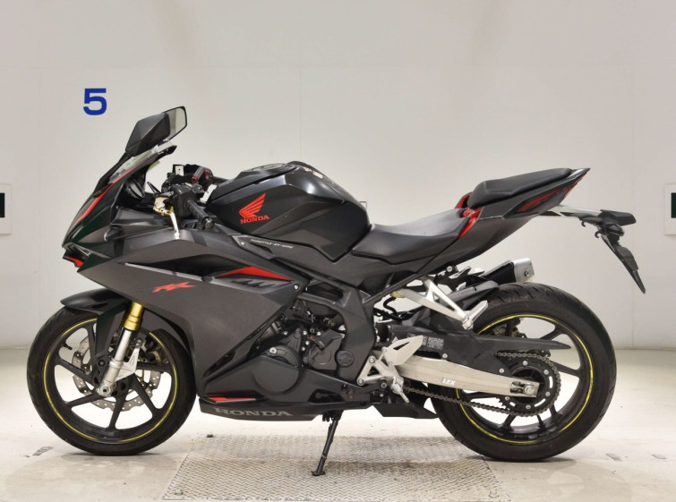 Мотоцикл Honda CBR250RR с пробегом 16609 km