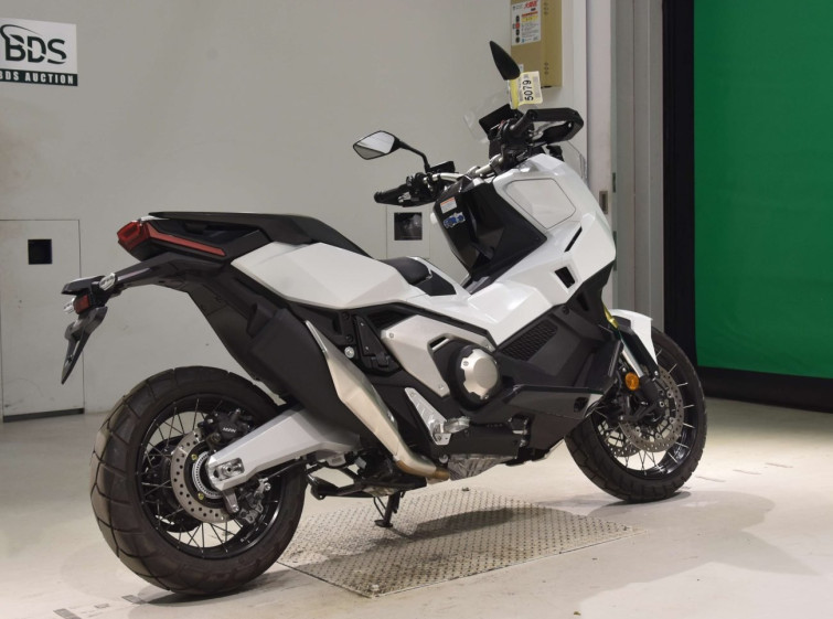 Мотоцикл Honda X-ADV750-2 с пробегом 2307 km