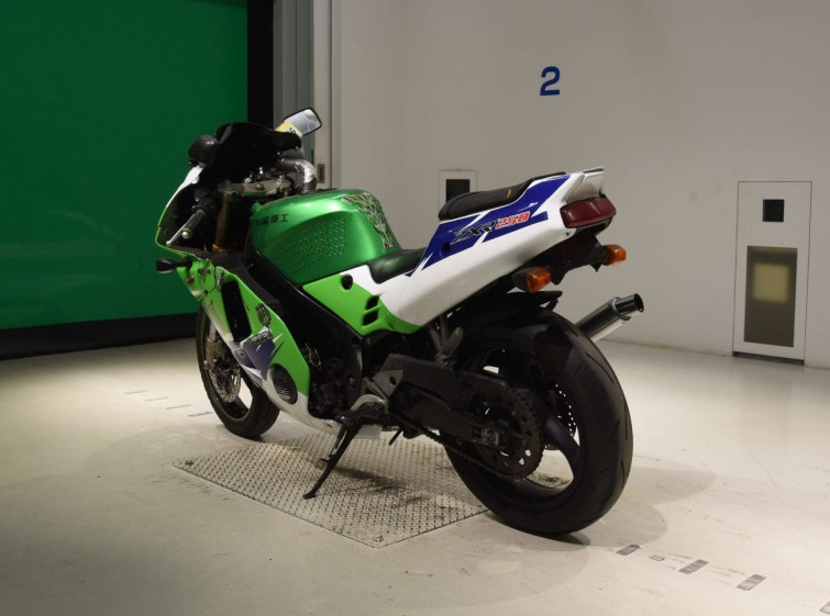 Мотоцикл Kawasaki ZXR250 с пробегом 47822 km