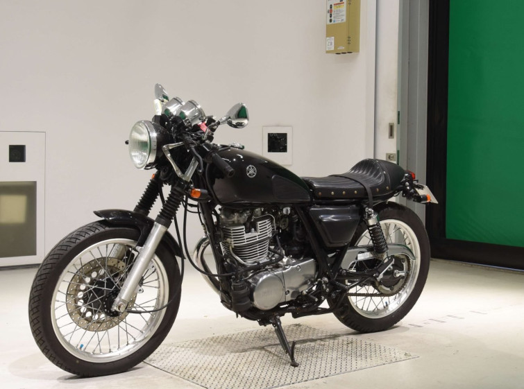 Мотоцикл Yamaha SR400 с пробегом 5165 km