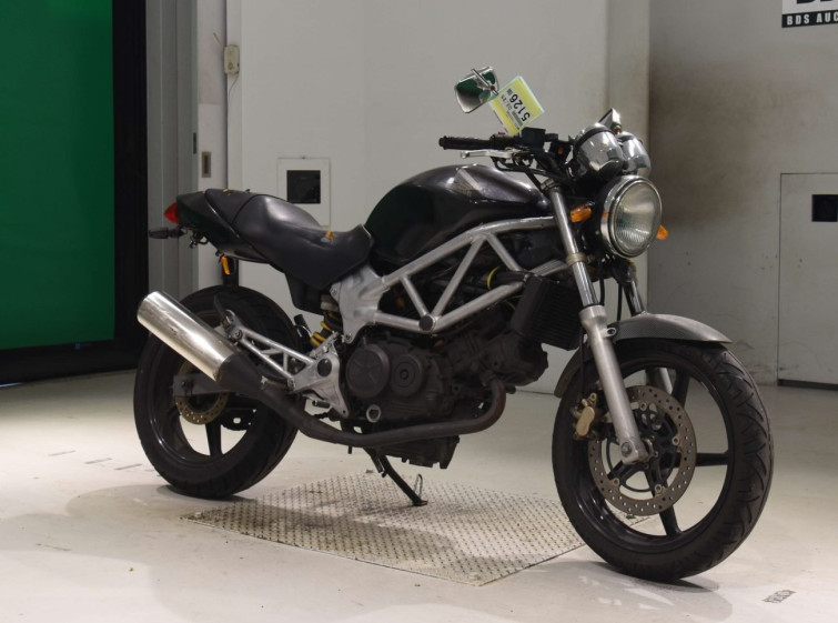 Мотоцикл Honda VTR250 з пробігом 14439 km