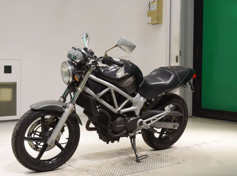 Мотоцикл Honda VTR250 з пробігом 14439 km