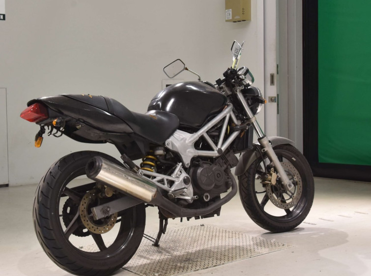 Мотоцикл Honda VTR250 з пробігом 14439 km