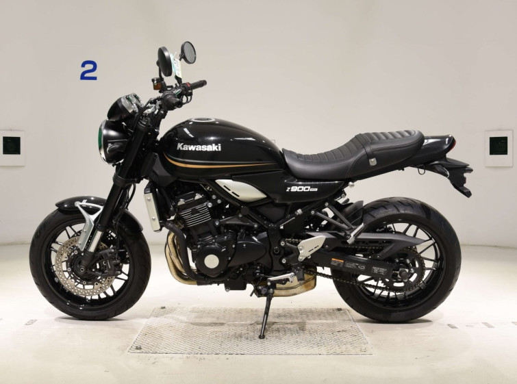Мотоцикл Kawasaki Z900RS с пробегом 6050 km