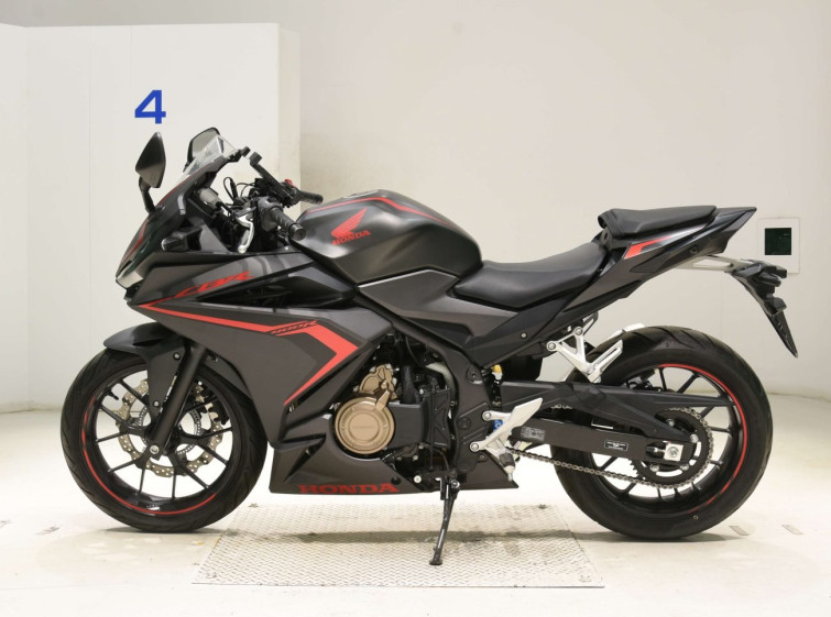 Мотоцикл Honda CBR400R с пробегом 2538 km