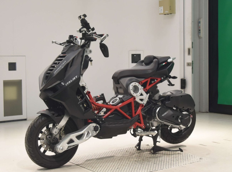 Мотоцикл Italjet DRAGSTAR200 с пробегом 3237 km