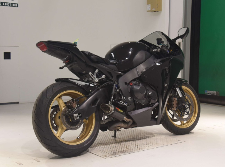 Мотоцикл Honda CBR1000RR с пробегом 17478 km
