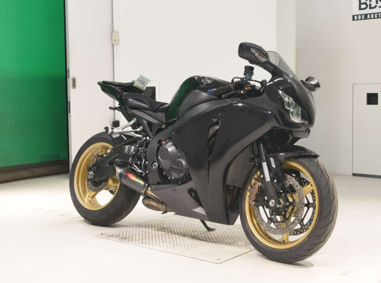 Мотоцикл Honda CBR1000RR с пробегом 17478 km