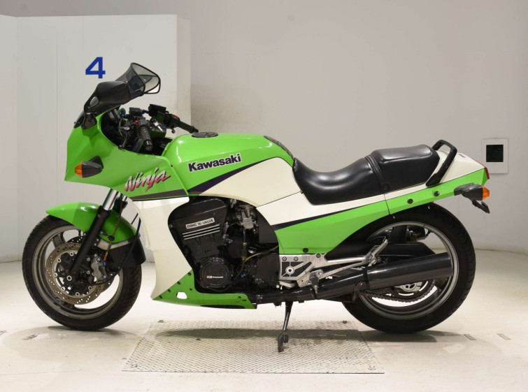 Мотоцикл Kawasaki GPZ900R з пробігом 12338 km