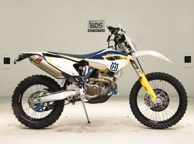 Мотоцикл Husqvarna FE250 с пробегом 696 km