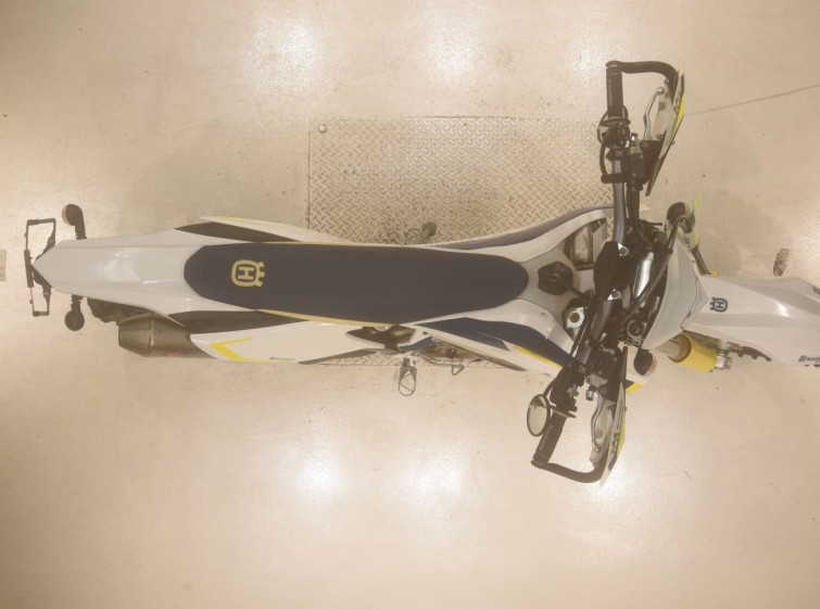 Мотоцикл Husqvarna FE250 с пробегом 696 km