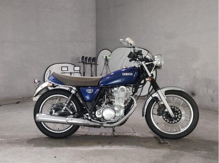 Мотоцикл Yamaha SR400 с пробегом 2412 km