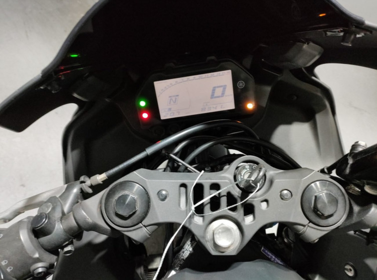 Мотоцикл Yamaha YZF-R25 с пробегом 8340 km