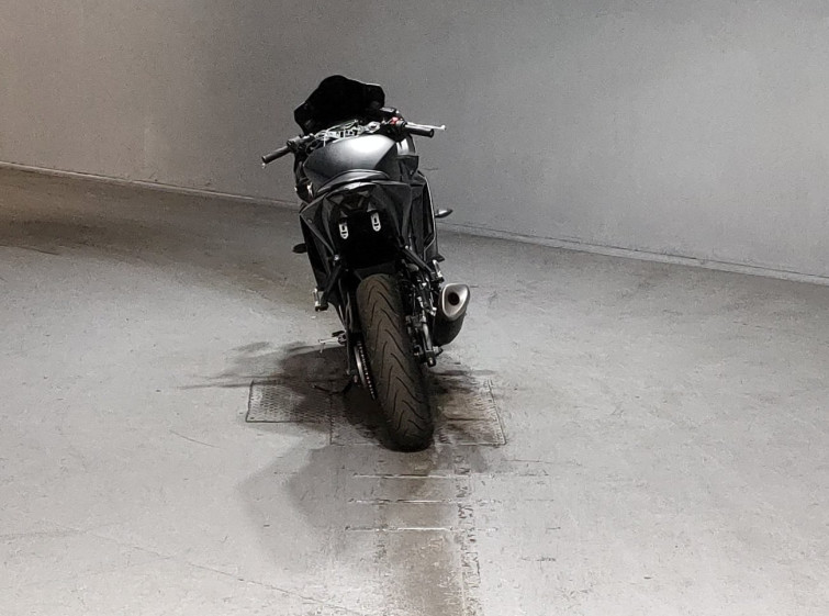 Мотоцикл Yamaha YZF-R25 с пробегом 8340 km