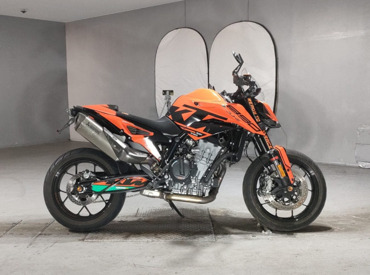 Мотоцикл KTM 890 DUKE с пробегом 5198 km