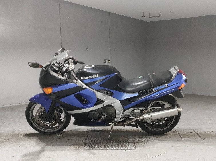 Мотоцикл Kawasaki ZZ-R400 з пробігом 39217 km