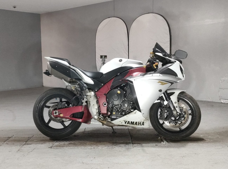Мотоцикл Yamaha YZF-R1 с пробегом 61775 km