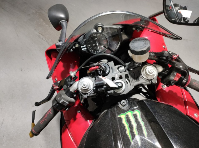 Мотоцикл Yamaha YZF-R1 с пробегом 42763 km