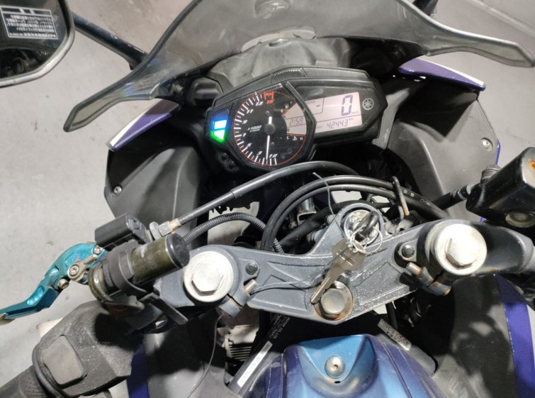 Мотоцикл Yamaha YZF-R25 с пробегом 42443 km