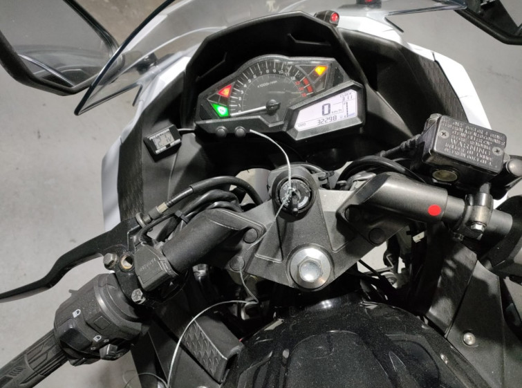 Мотоцикл Kawasaki NINJA250 з пробігом 32298 km