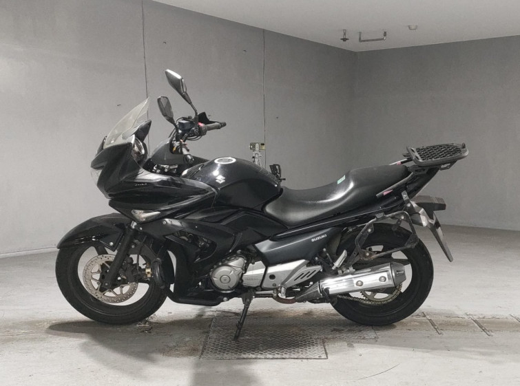Мотоцикл Suzuki GSR250F с пробегом 89903 km
