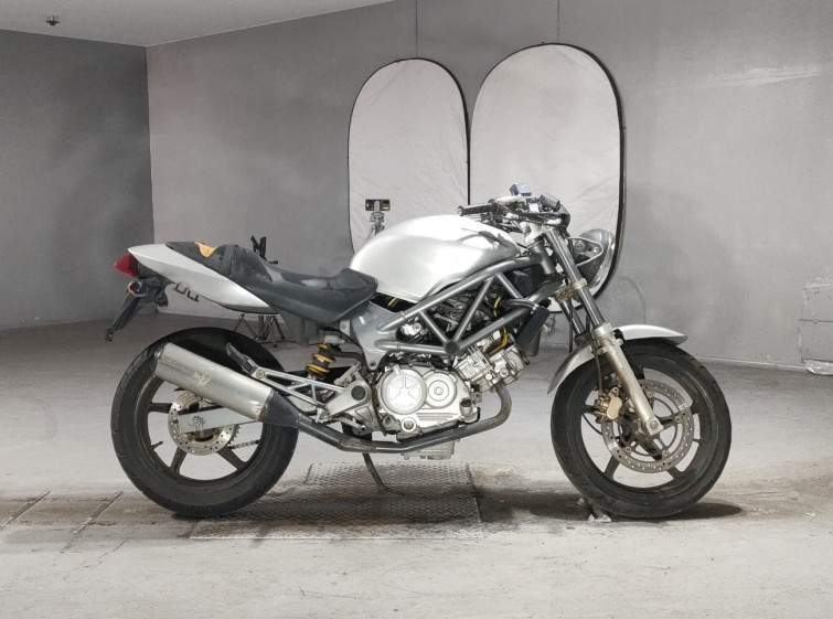 Мотоцикл Honda VTR250 с пробегом 22231 km