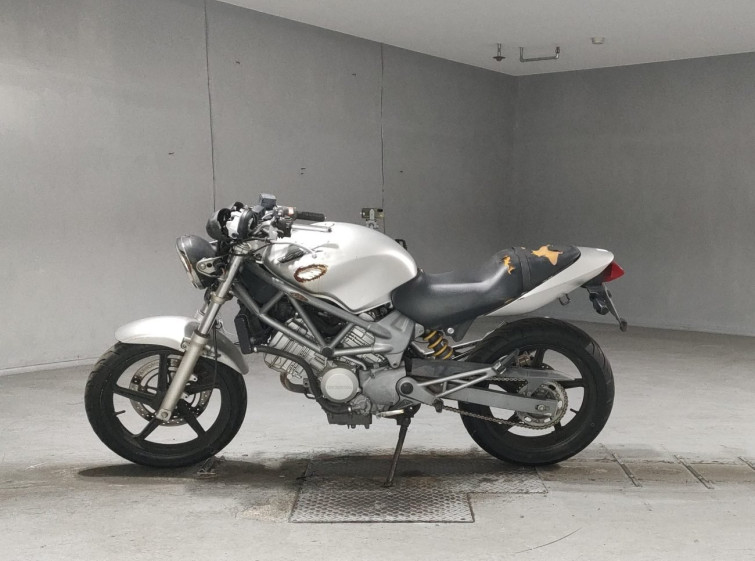Мотоцикл Honda VTR250 с пробегом 22231 km