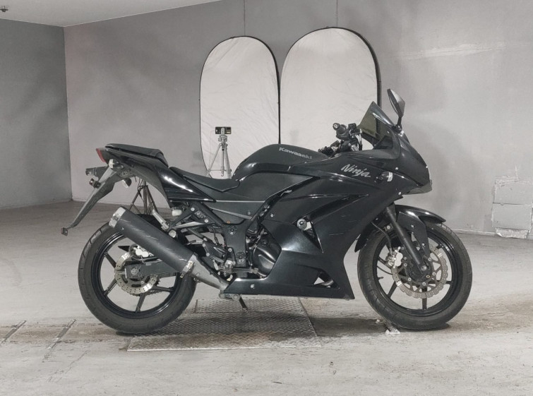 Мотоцикл Kawasaki NINJA250R с пробегом 14243 km