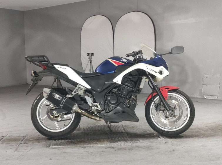 Мотоцикл Honda CBR250R с пробегом 34210 km